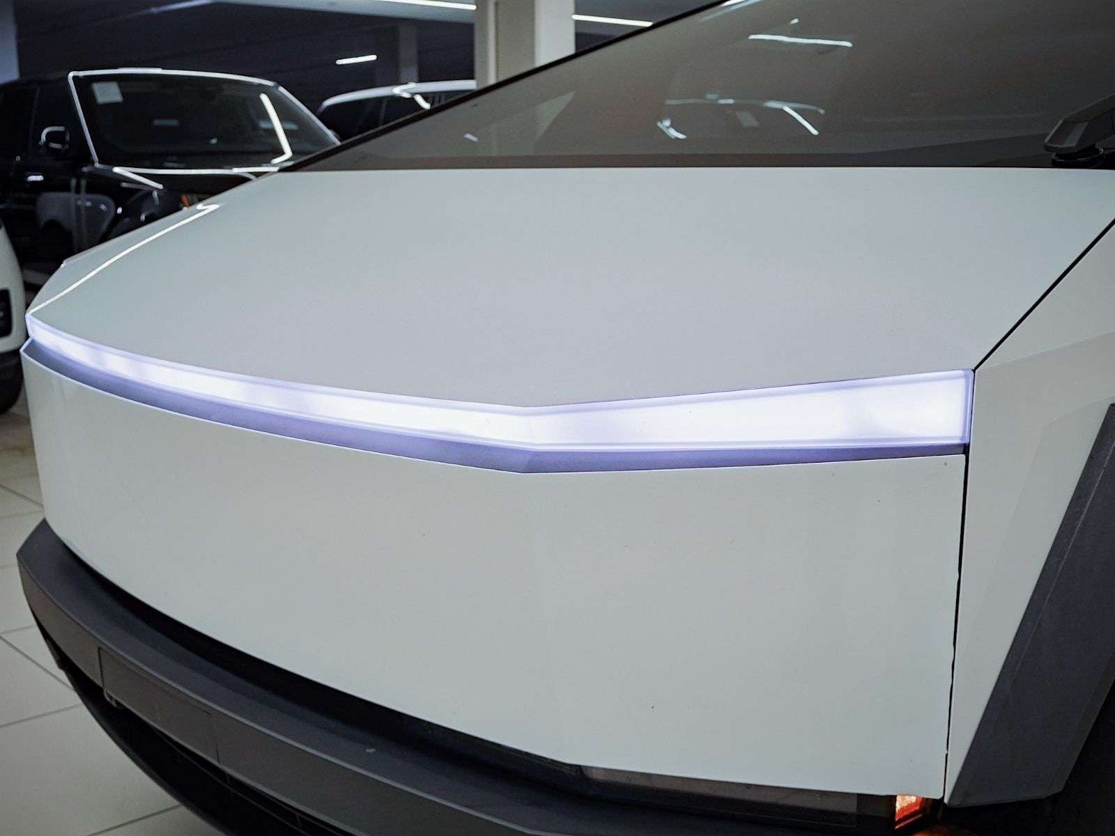 2024 Tesla Cybertruck photo 9