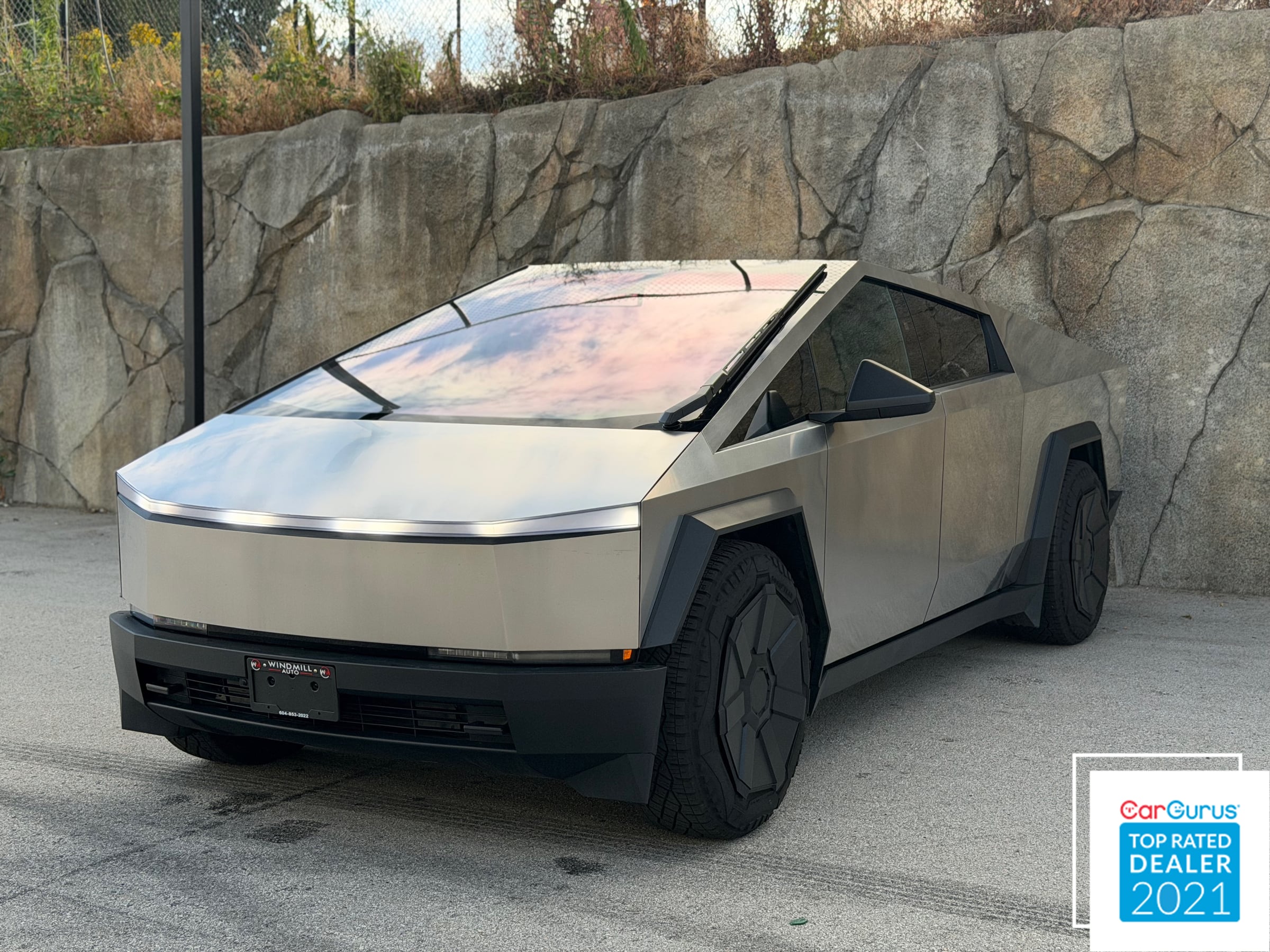 2024 Tesla Cybertruck photo 3