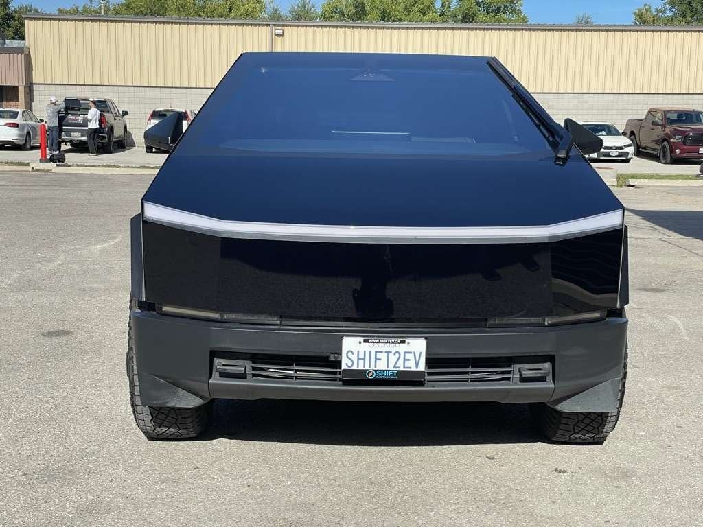 2024 Tesla Cybertruck photo 5