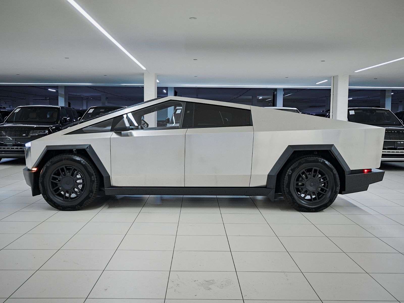 2026 Tesla Cybertruck photo 7