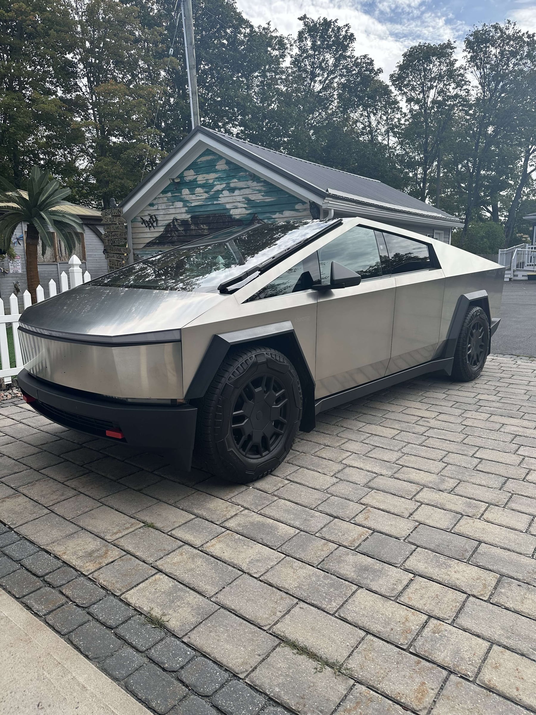2024 Tesla Cybertruck