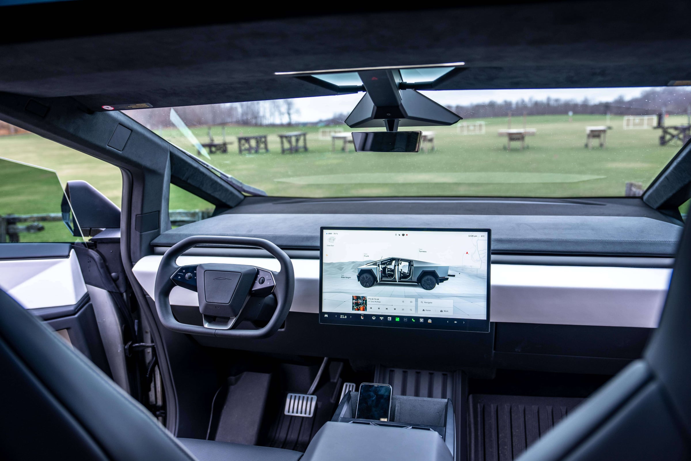 2024 Tesla Cybertruck photo 7