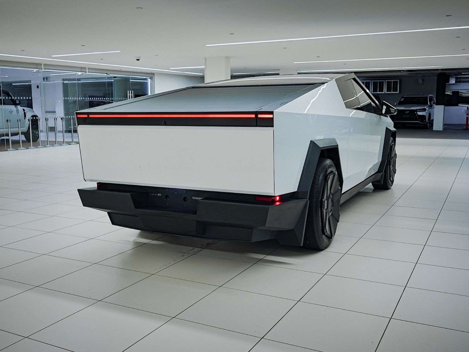 2024 Tesla Cybertruck photo 4