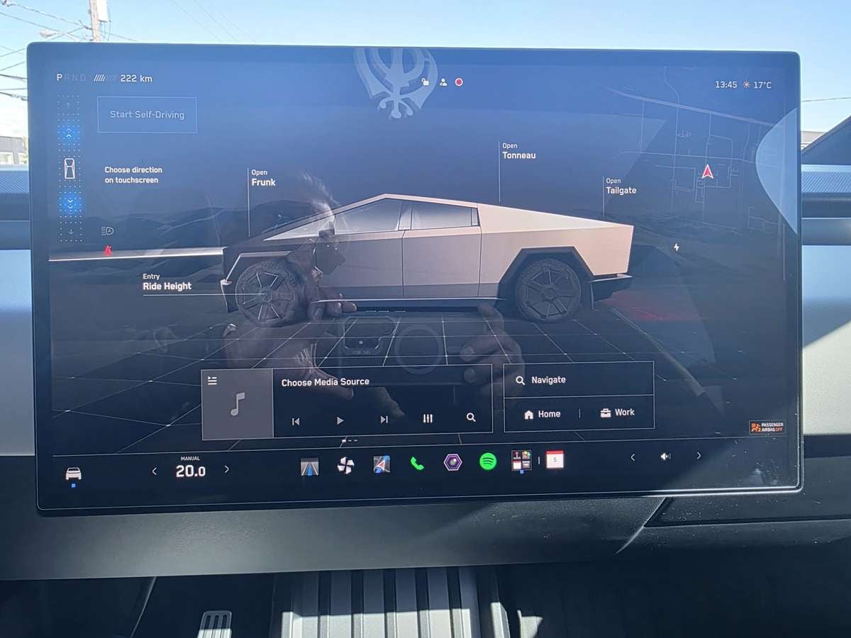 2024 Tesla Cybertruck photo 10