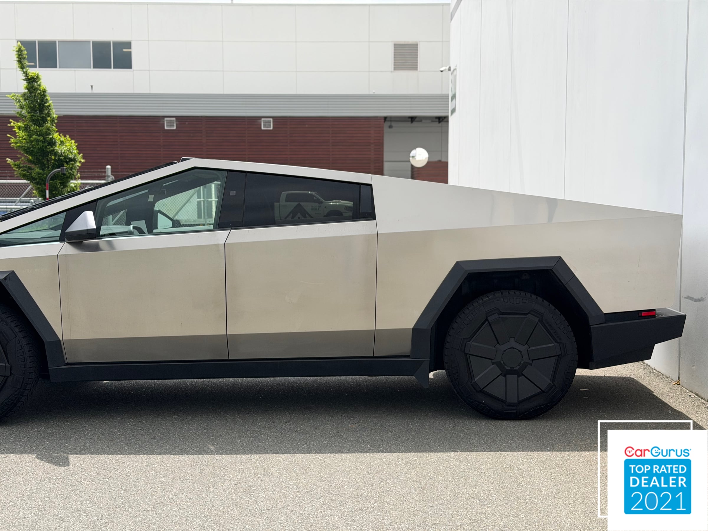 2024 Tesla Cybertruck photo 6