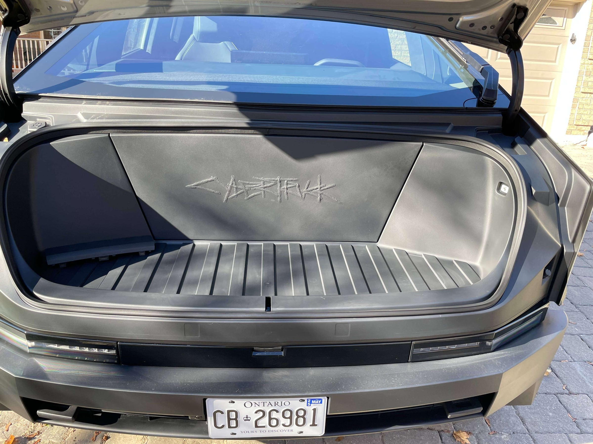2024 Tesla Cybertruck photo 9