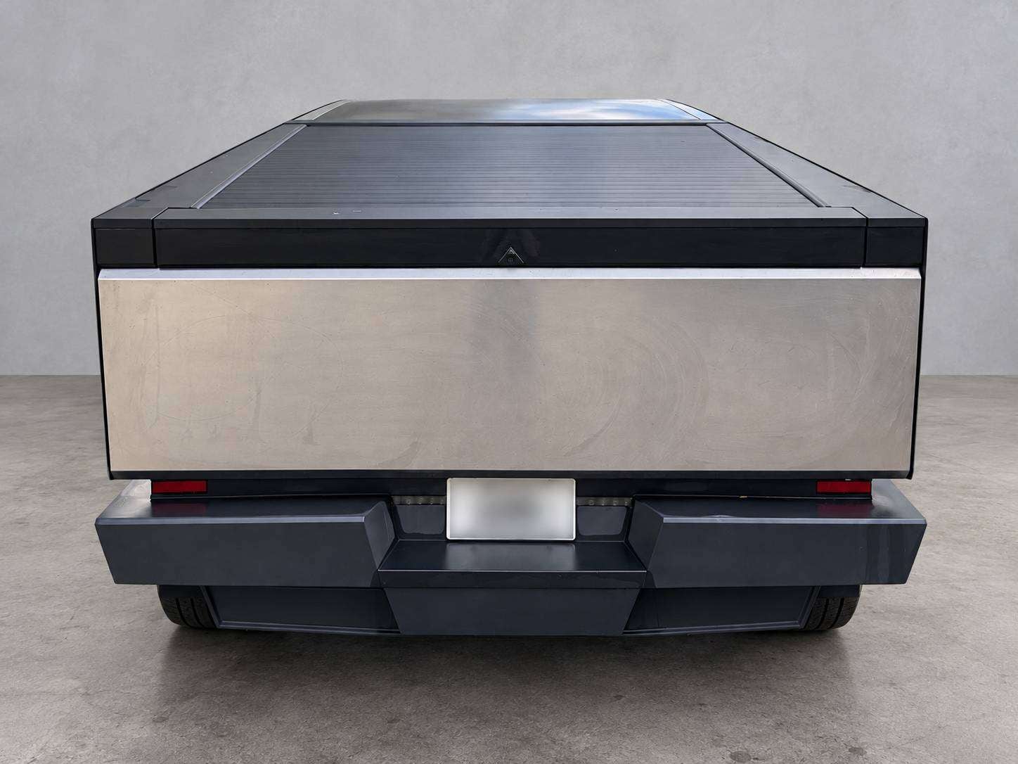 2024 Tesla Cybertruck photo 3