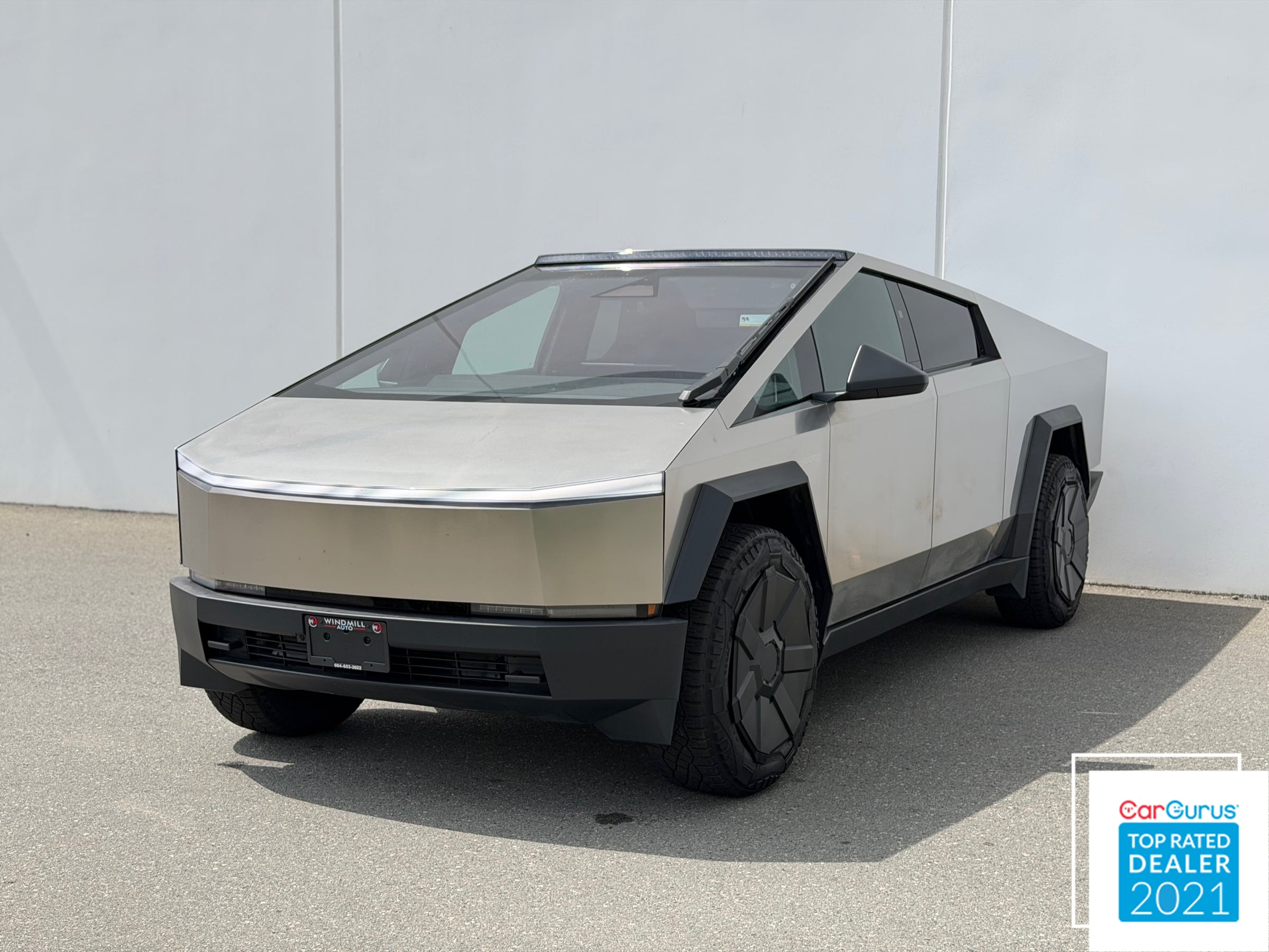 2024 Tesla Cybertruck photo 3