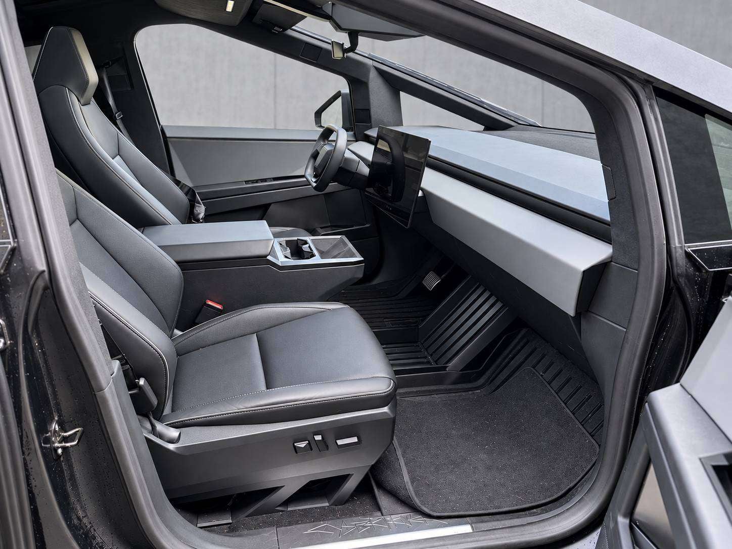 2024 Tesla Cybertruck photo 7