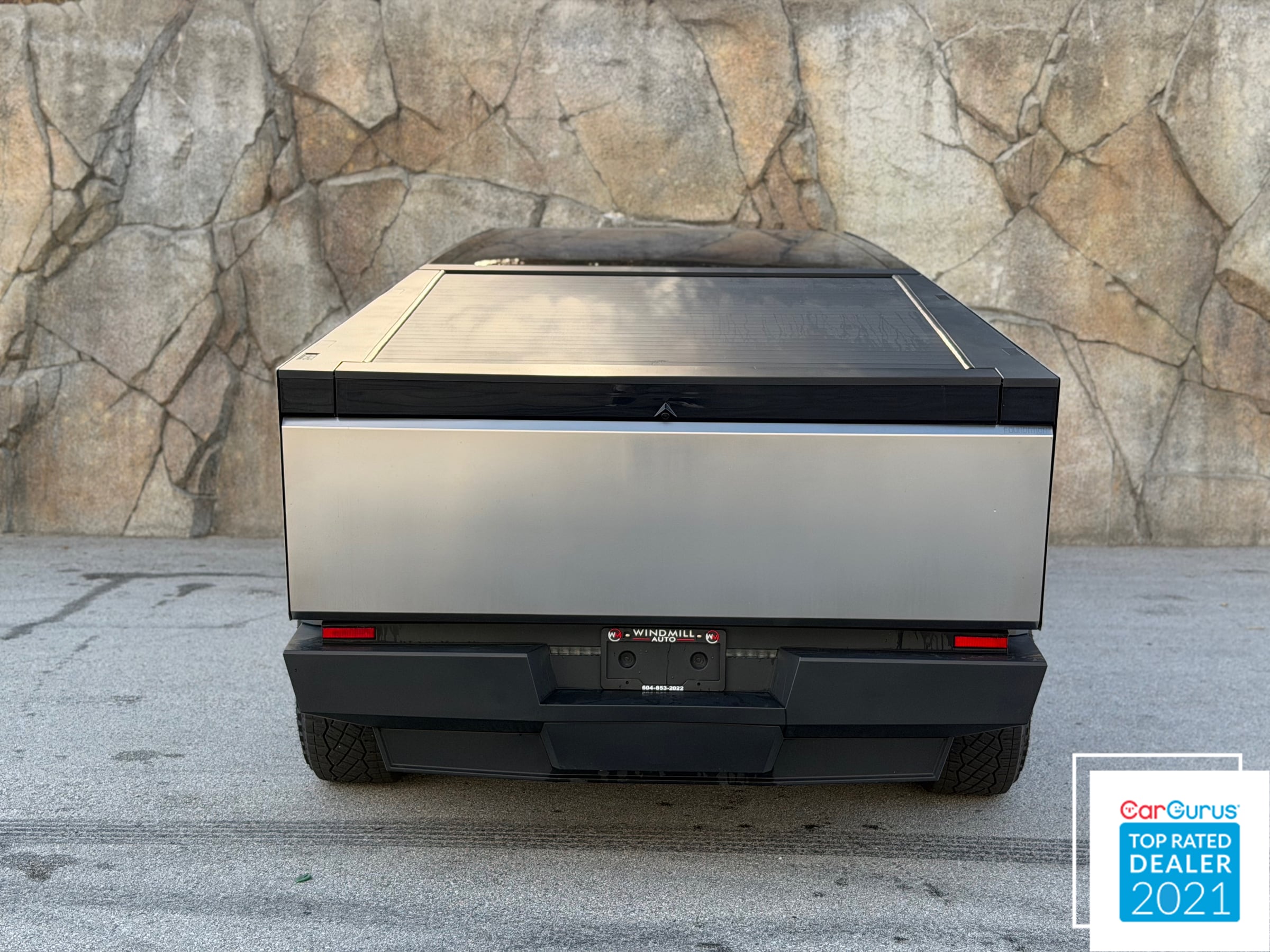 2024 Tesla Cybertruck photo 10