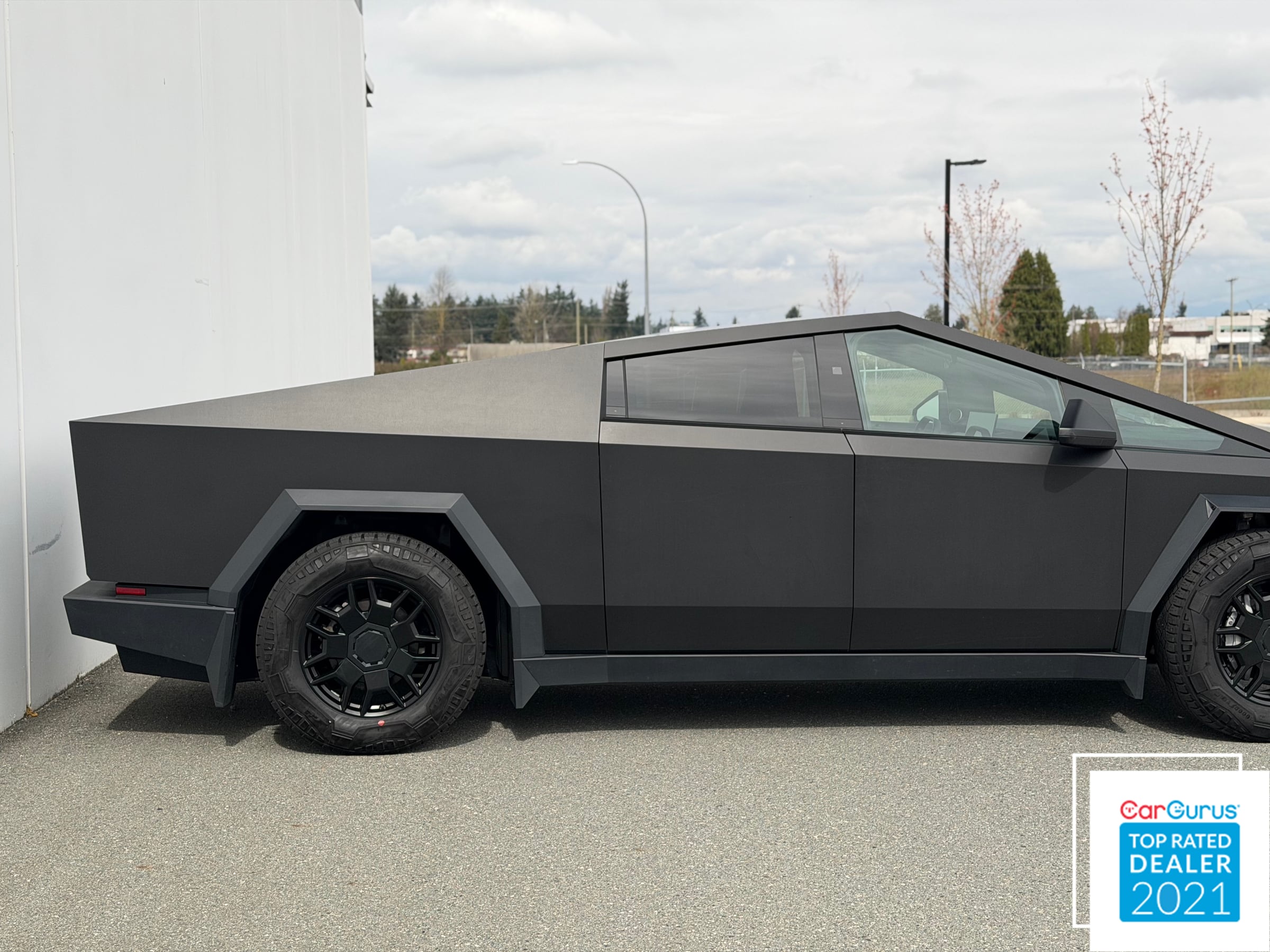 2024 Tesla Cybertruck photo 6