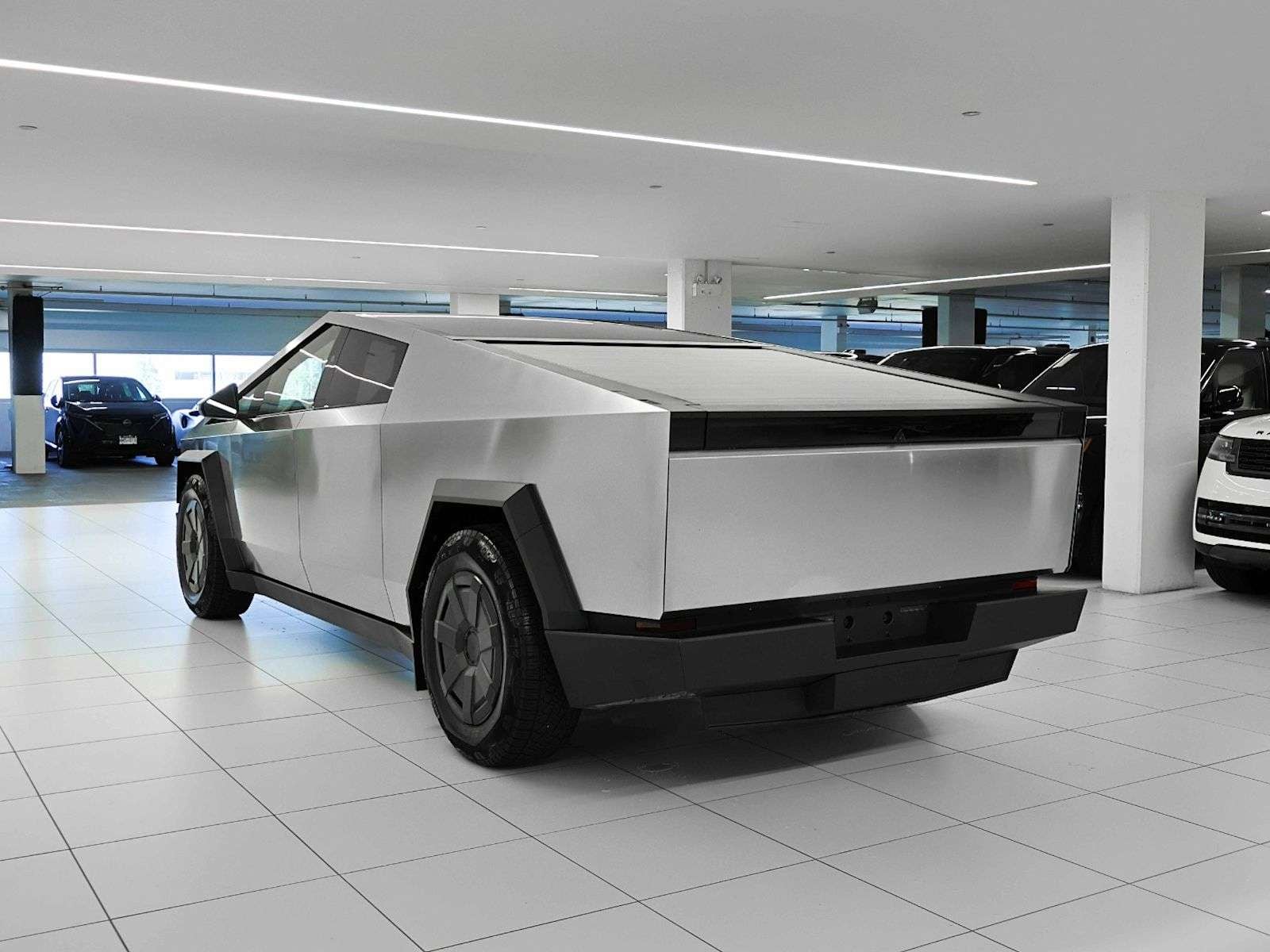 2026 Tesla Cybertruck photo 5
