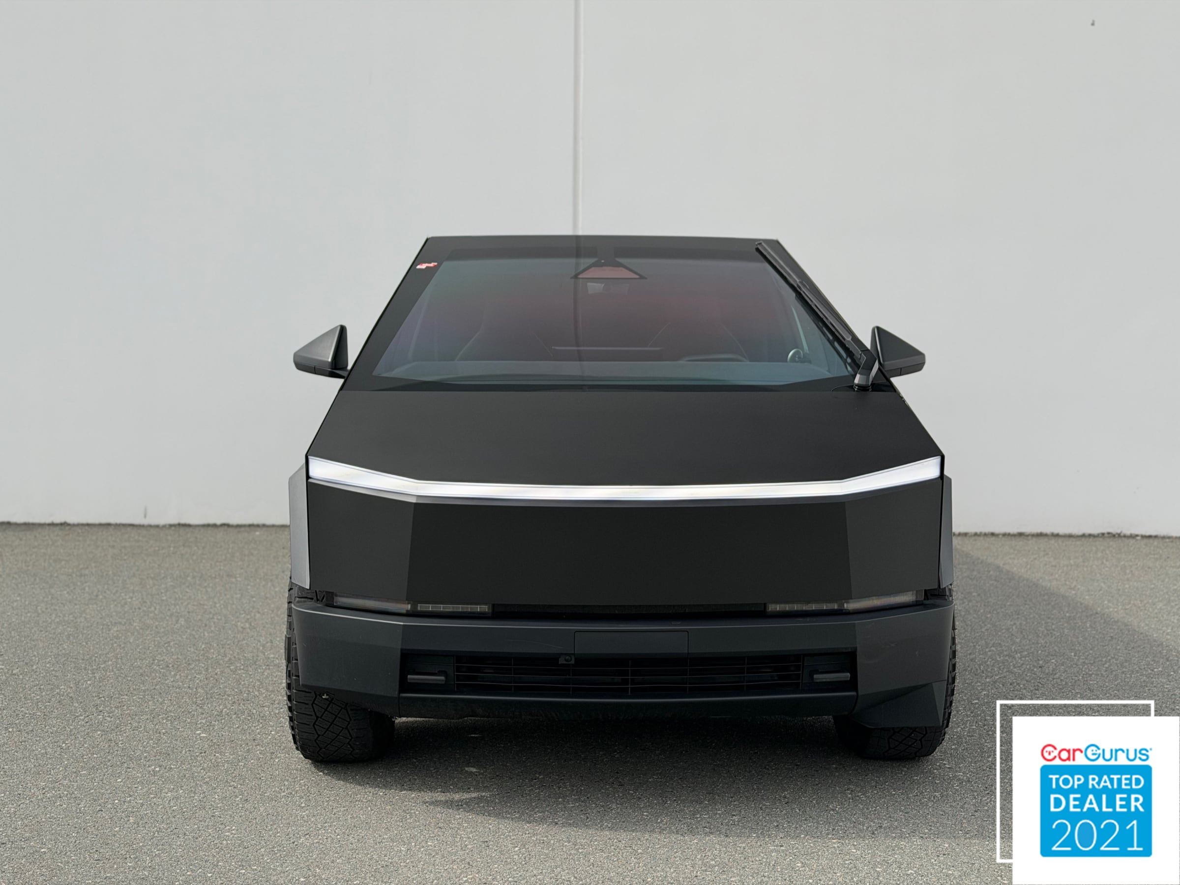 2024 Tesla Cybertruck photo 2