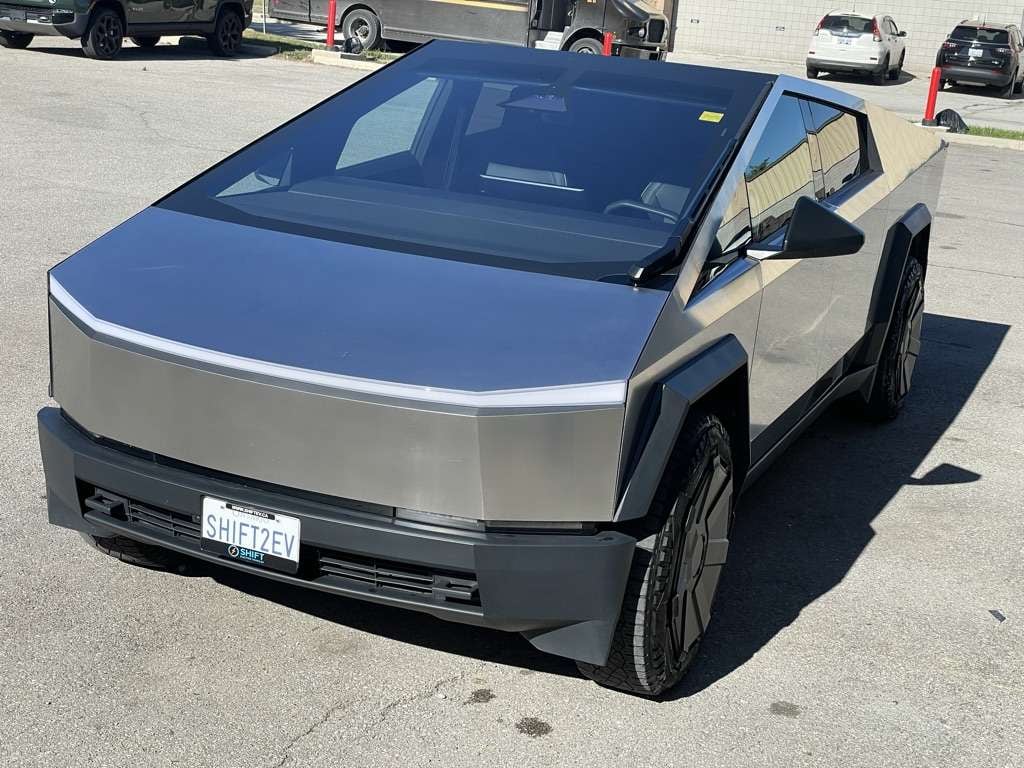 2024 Tesla Cybertruck photo 8