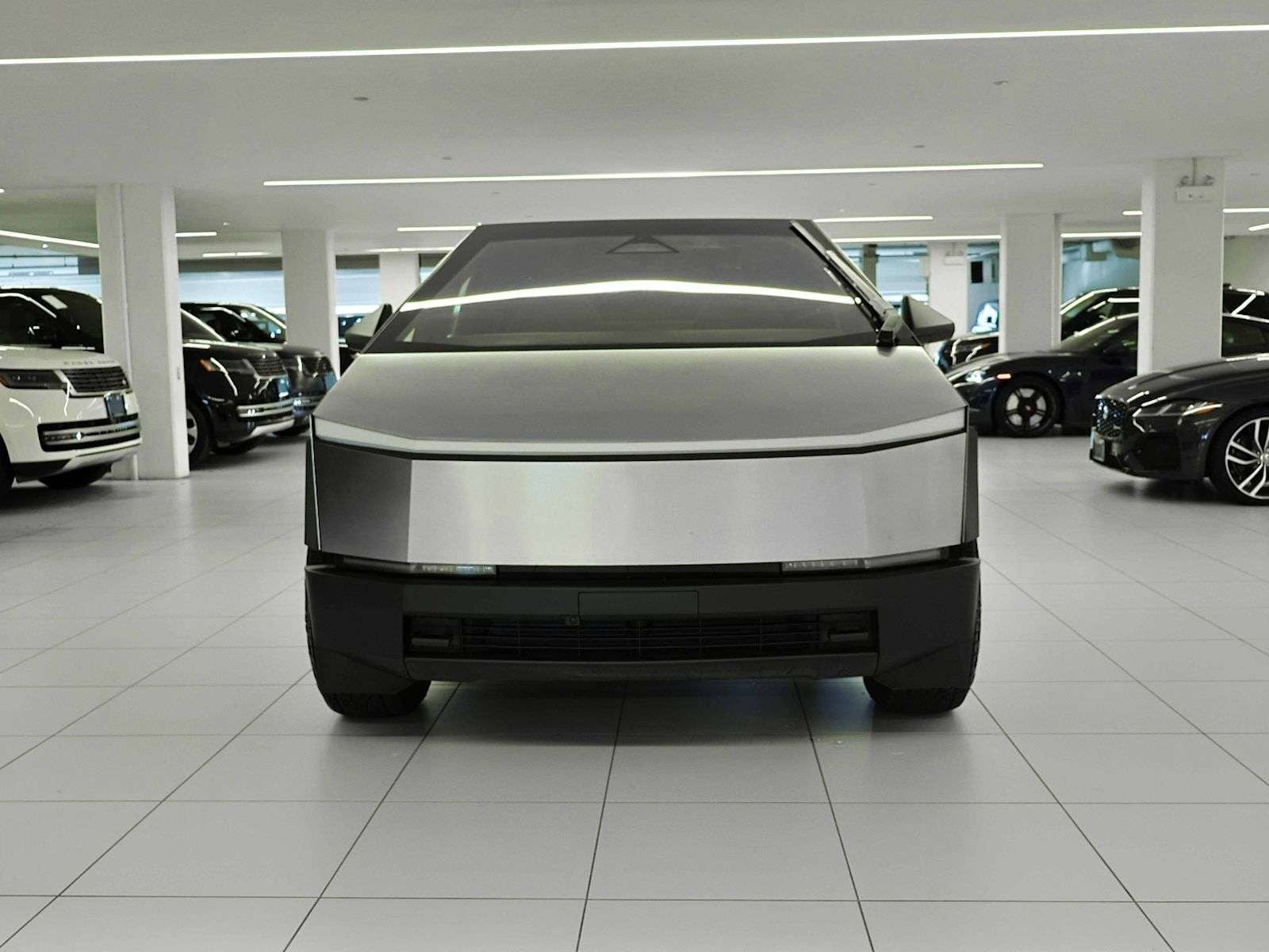 2026 Tesla Cybertruck photo 2