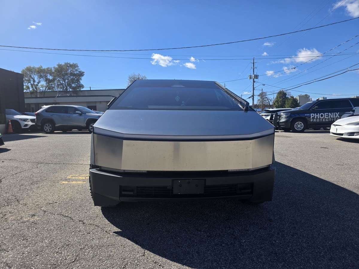 2024 Tesla Cybertruck photo 8