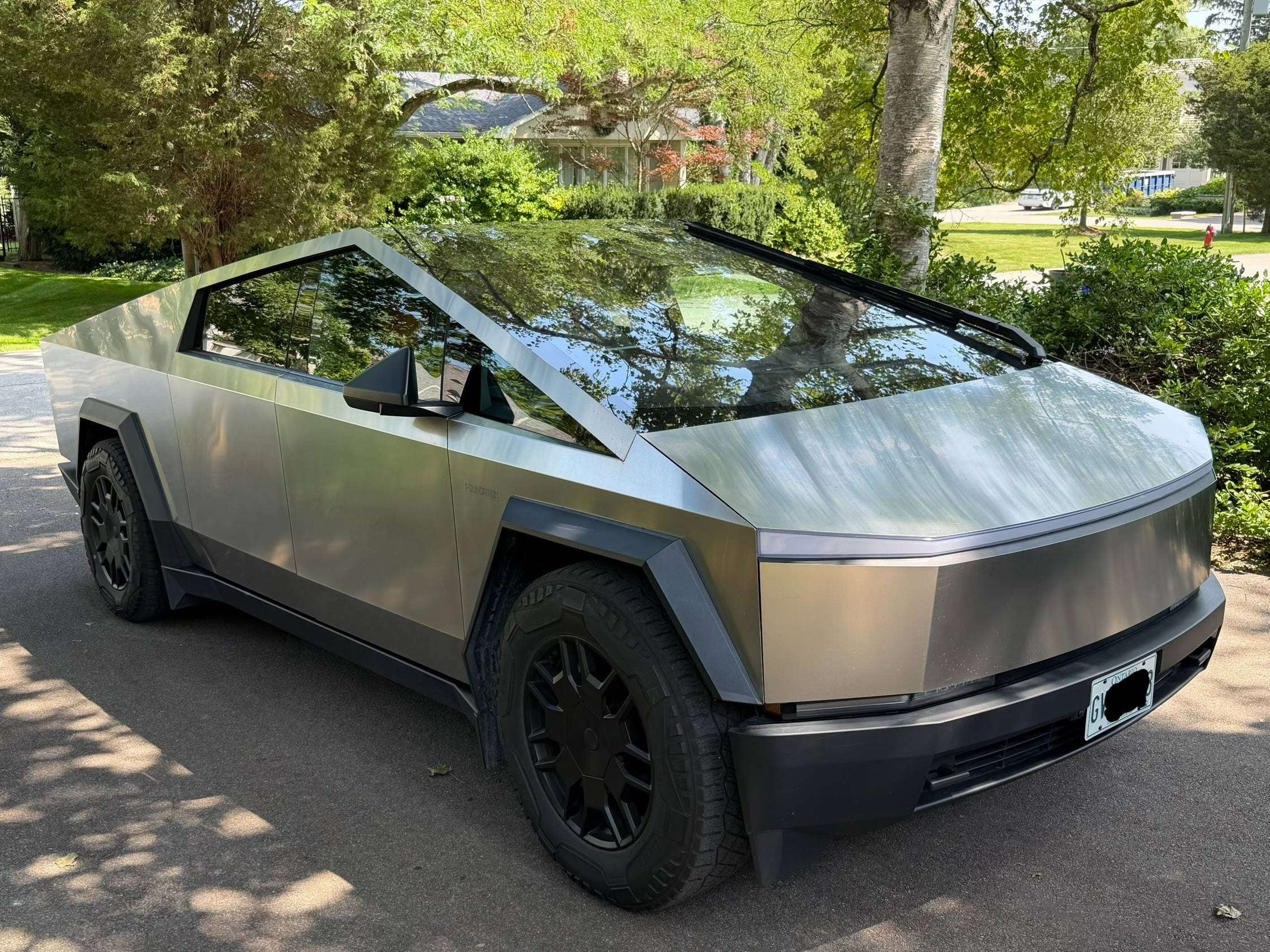 2024 Tesla Cybertruck photo 9
