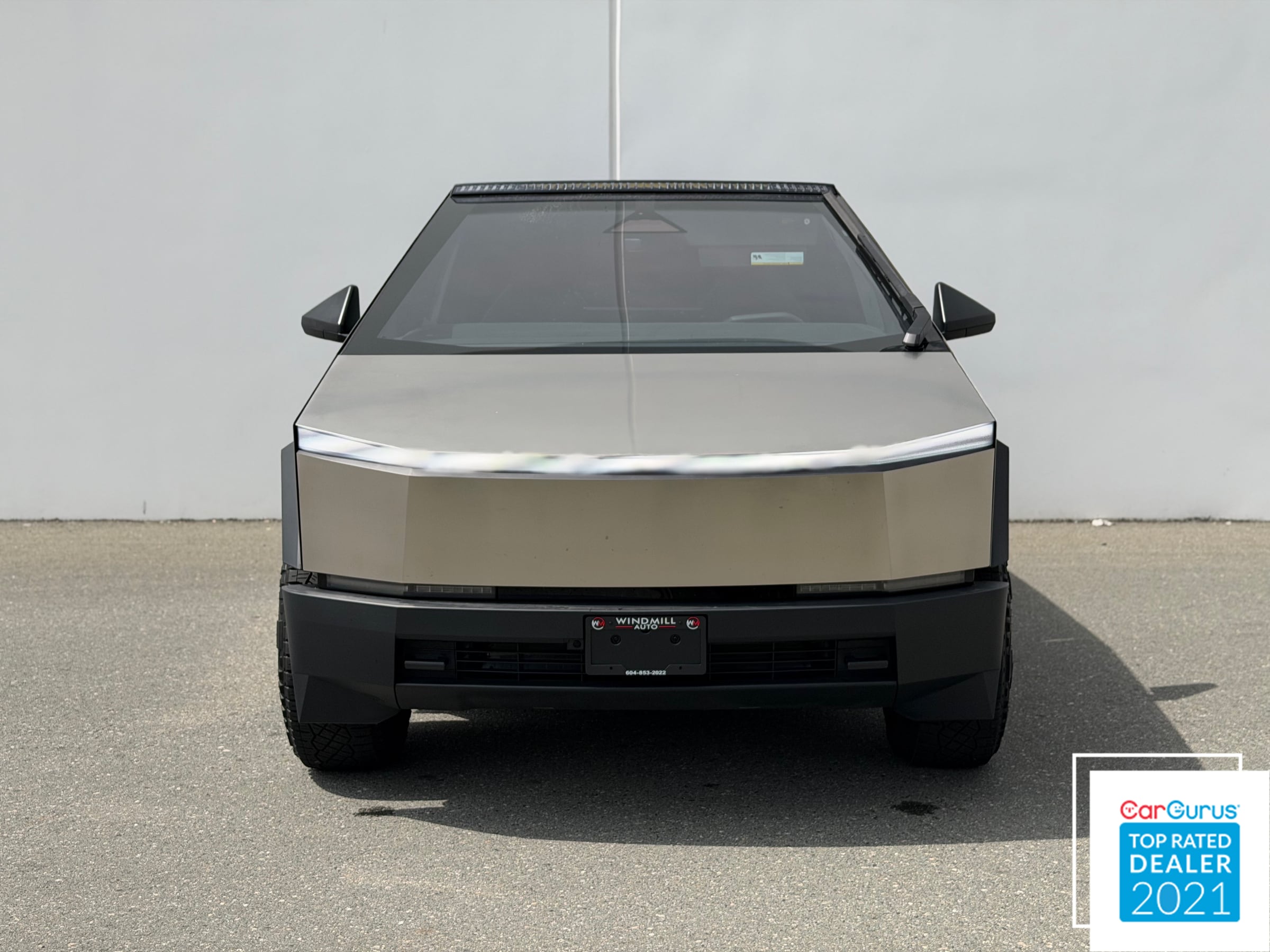 2024 Tesla Cybertruck photo 2