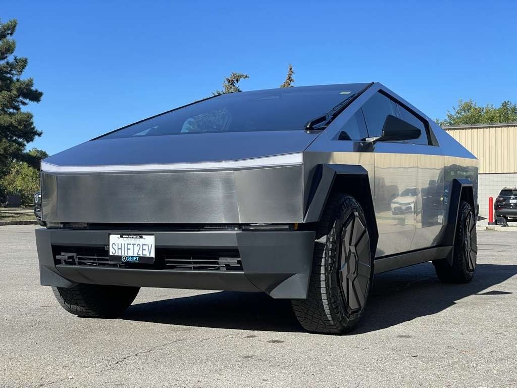 2024 Tesla Cybertruck photo 7