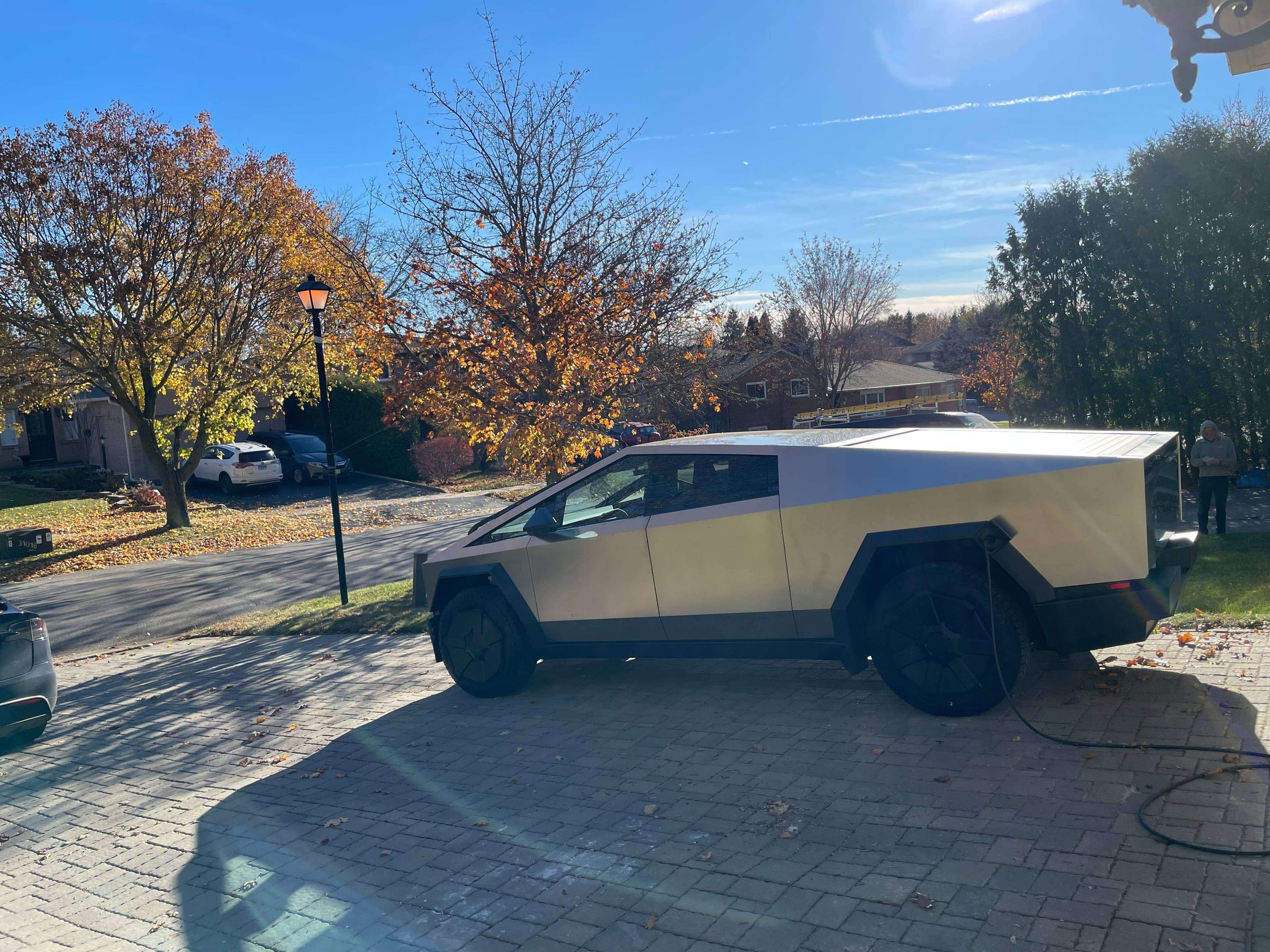 2024 Tesla Cybertruck photo 10