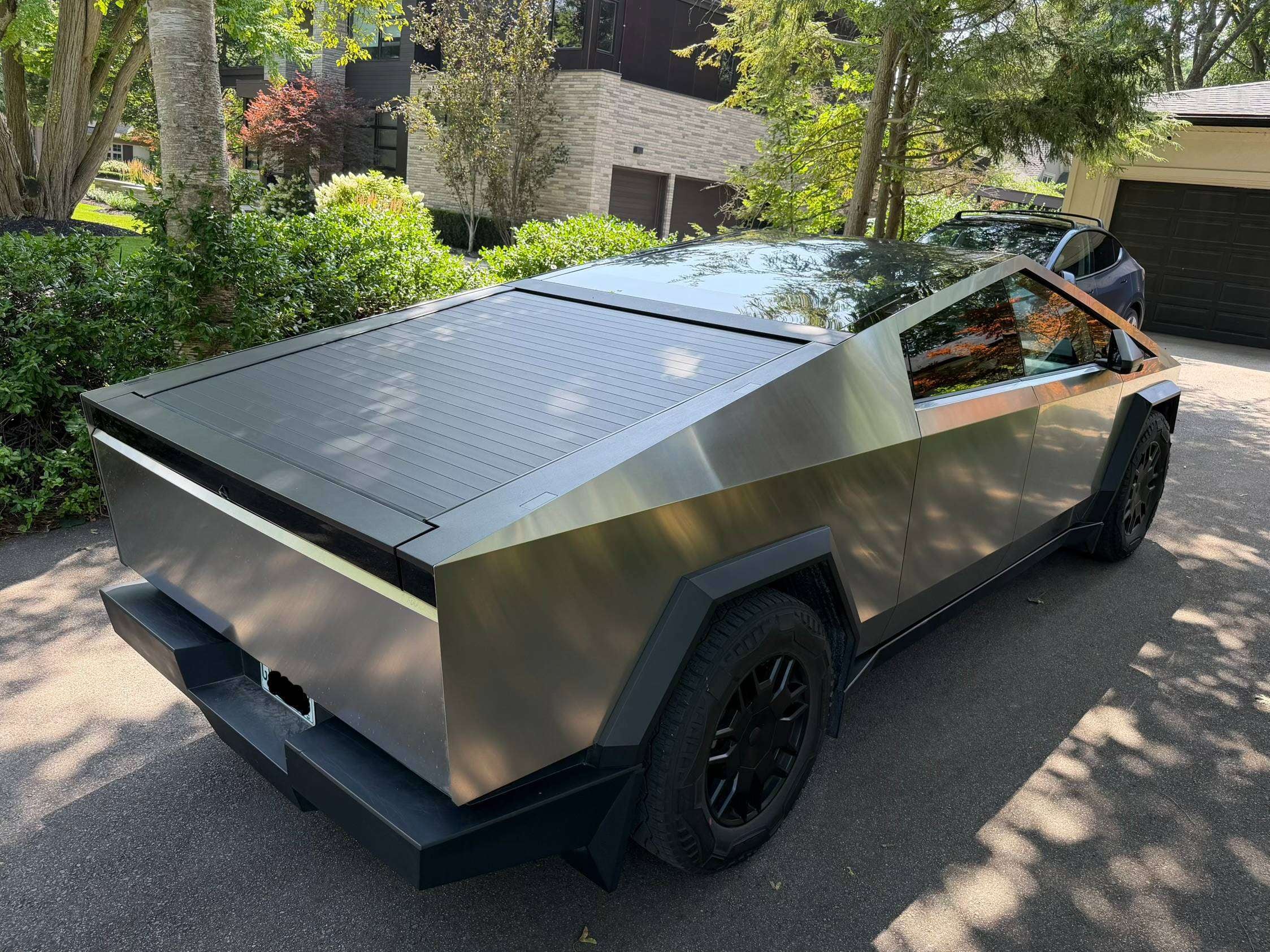 2024 Tesla Cybertruck photo 8